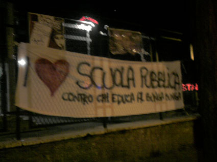 Striscione_magistrale_I_love_scuola_pubblica2