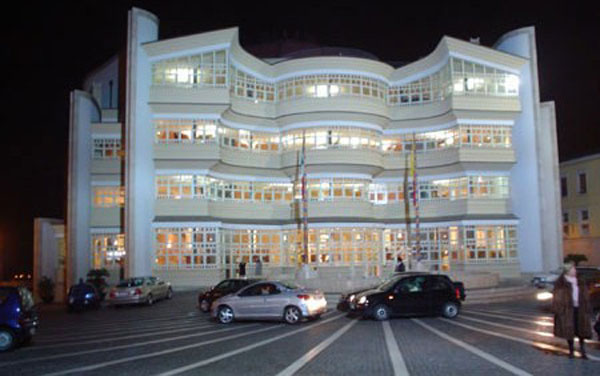 Teatro-Politeama-Catanzaro-notte_fb860.jpg