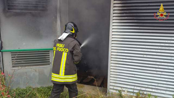 Incendio in deposito area Teatro Comunale di Siderno