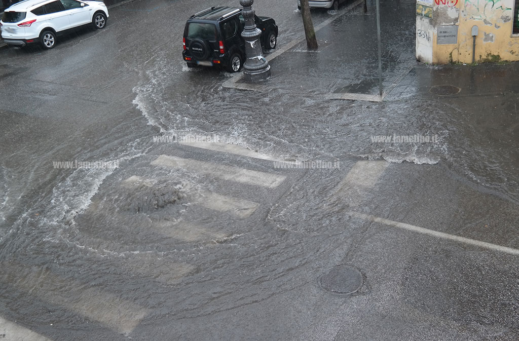 Lamezia: temporale provoca allagamenti, interventi vigili del fuoco in diverse zone