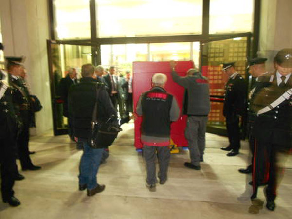 Trasporto-bronzi-riace-2013.jpg
