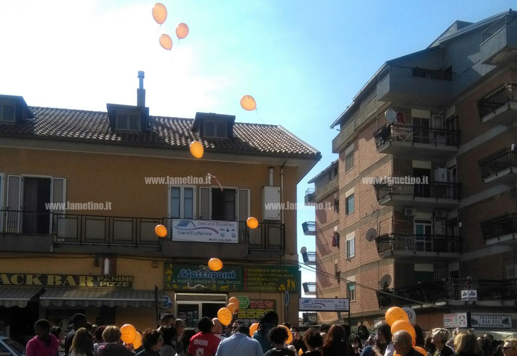 Lamezia: giornata europea per la lotta alla tratta degli esseri umani, flash mob alla stazione centrale