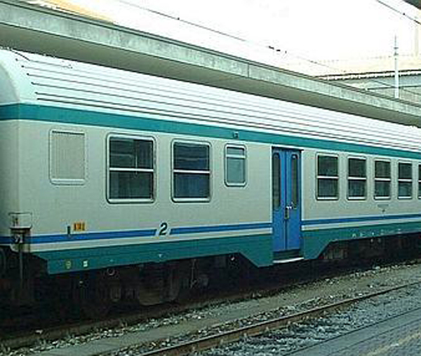 Calabria: Locomotore intercity in avaria, disagi e proteste dei passeggeri