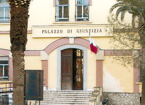 Calabria: Accoltellato dopo litigio, convalidato fermo per padre e figlia 