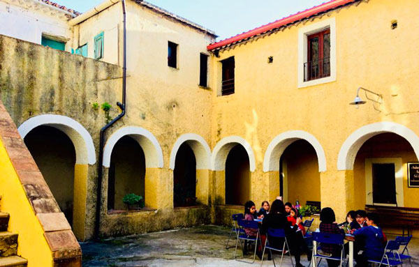 Un-laboratorio-con-i-bambini----allinterno-dellEx-Convento.jpg