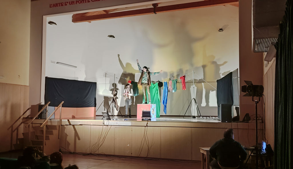 I colori dell’arcobaleno, continuano spettacoli della rassegna “A teatro con mamma e papà” a Maida