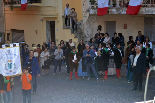 Uno-dei-momenti-conclusivi-di-Ragazzi-in-gamba-nel-centro-storico-di-Sambiase.jpg