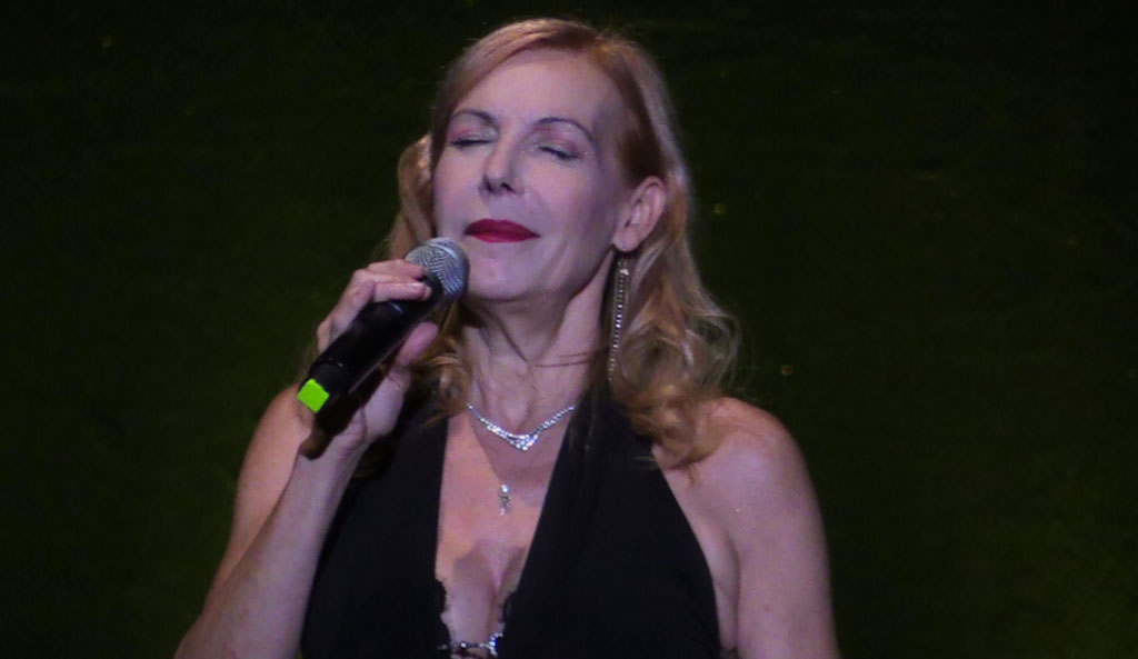 Ute-Lemper-1_67b9d.jpg