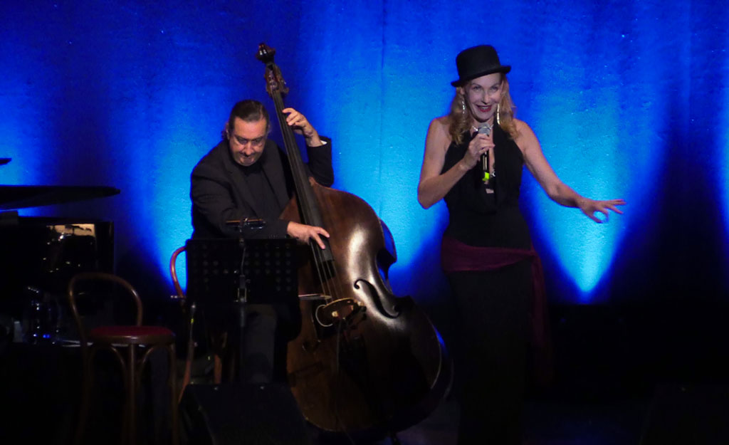 Ute-Lemper-2_5d937.jpg