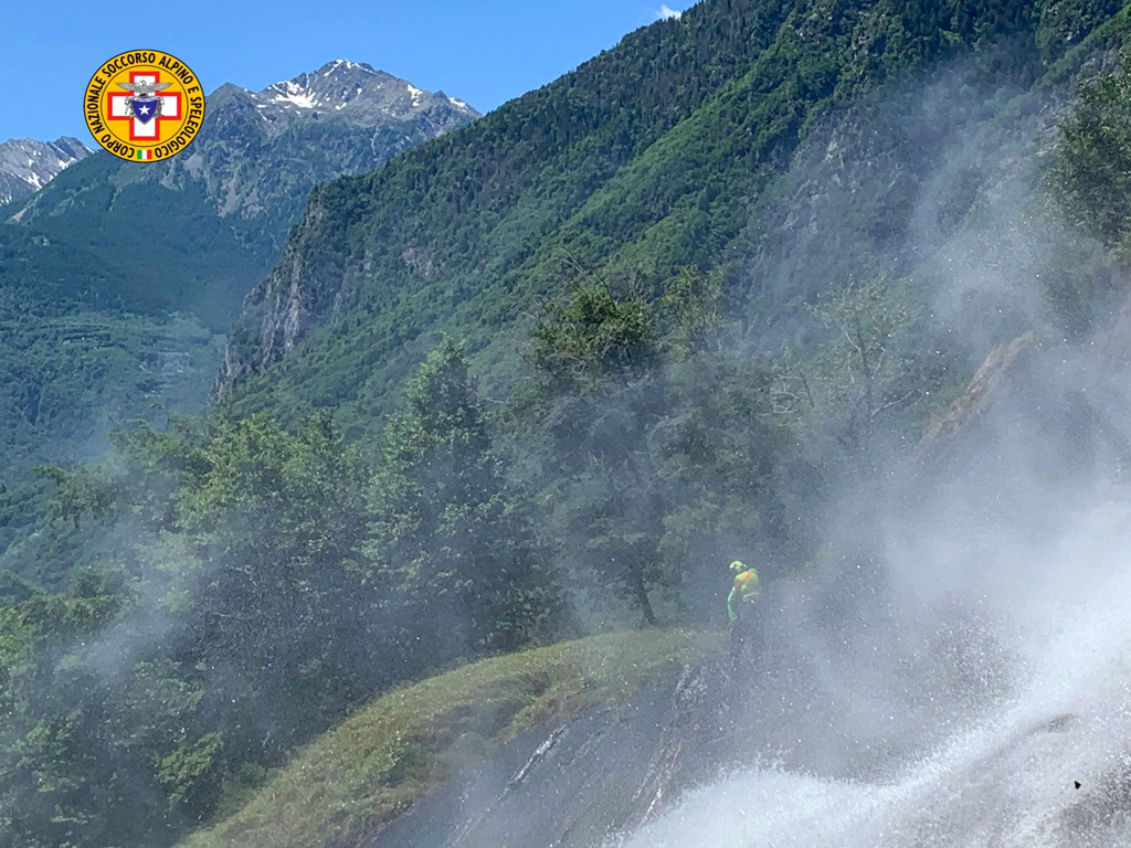 Escursione in Valchiavenna finisce in tragedia, donna originaria di Polistena perde la vita precipitando nel vuoto
