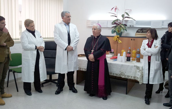 Lamezia, Vescovo Cantafora visita Ospedale in Giornata Mondiale Infermi
