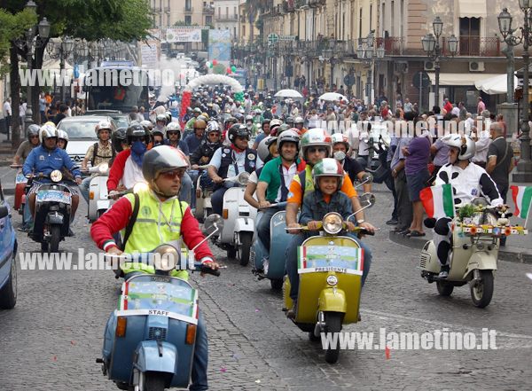 Lamezia: Vespa tour attraversa la città fino in Sila