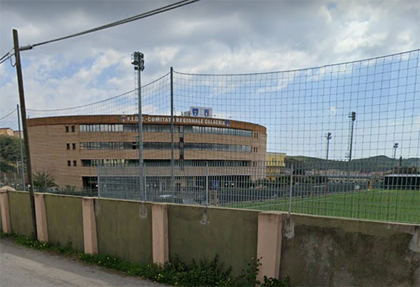 Furto nella sede della Figc di Catanzaro, ignoti sottraggono pc e attrezzature