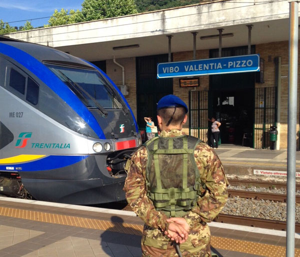 Vigilanza-Stazione-ferroviaria-Vibo-Pizzo-reggimento-sirio.jpg