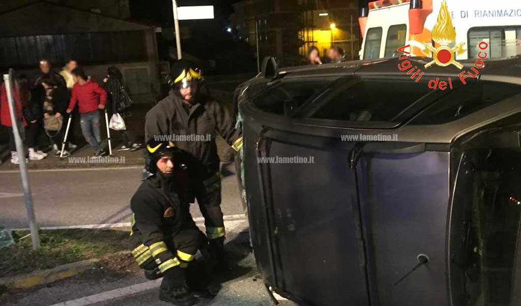 Lamezia, auto si ribalta in via Giovanni XXIII: un ferito 