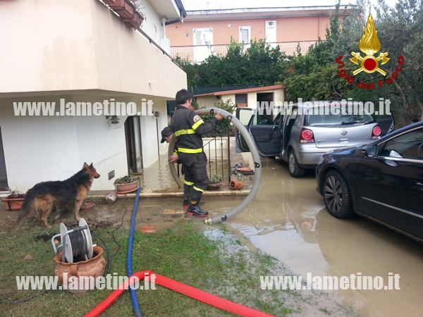 Vigili-del-fuoco-nubifragio-nov-2013-danni-2.jpg