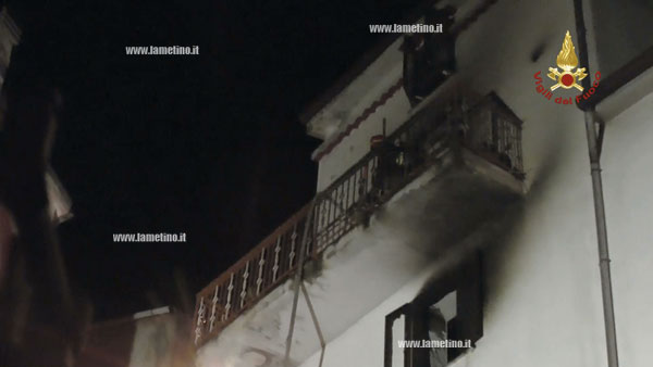 Vigili-del-fuoco-scoppio-bombola-cosenza-2.jpg