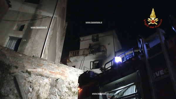 Vigili-del-fuoco-scoppio-bombola-cosenza-3.jpg