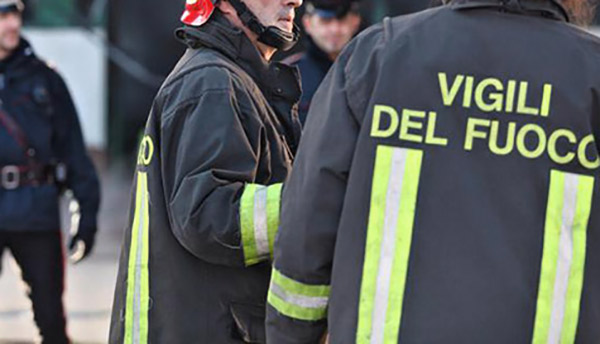Incendio in palazzo centro storico Cosenza,14 famiglie evacuate e trasferite in hotel