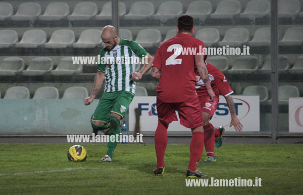 Calcio: Vigor Lamezia battuta 2-0 in casa dal Barletta