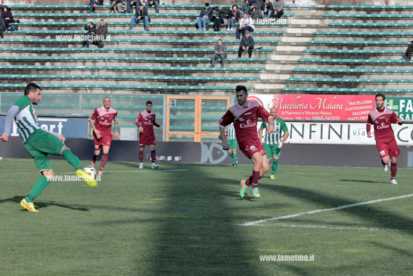 Frasi oltraggiose tifosi ad arbitri, Reggina multata di 10 mila euro