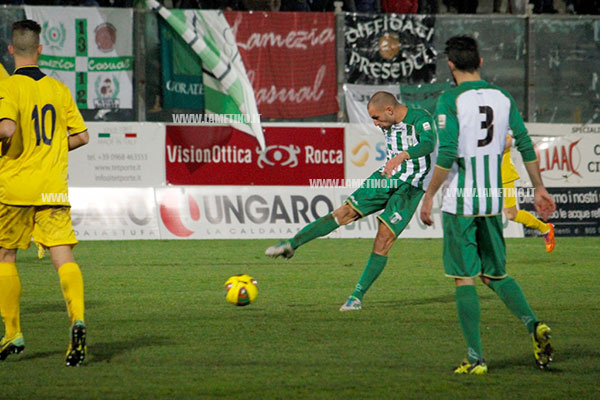 Calcio: Finisce senza reti Vigor Lamezia-Ischia