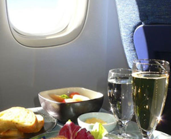 Due vini calabresi nel 'drink menu' di una compagnia di volo giapponese