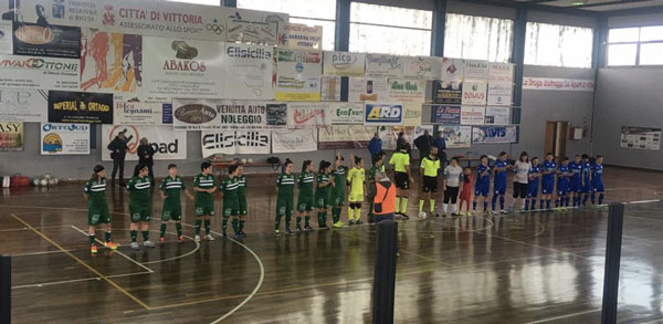 Vittoria-Royal-1-1-squadre-schierate-ad-inizio-gara.jpg