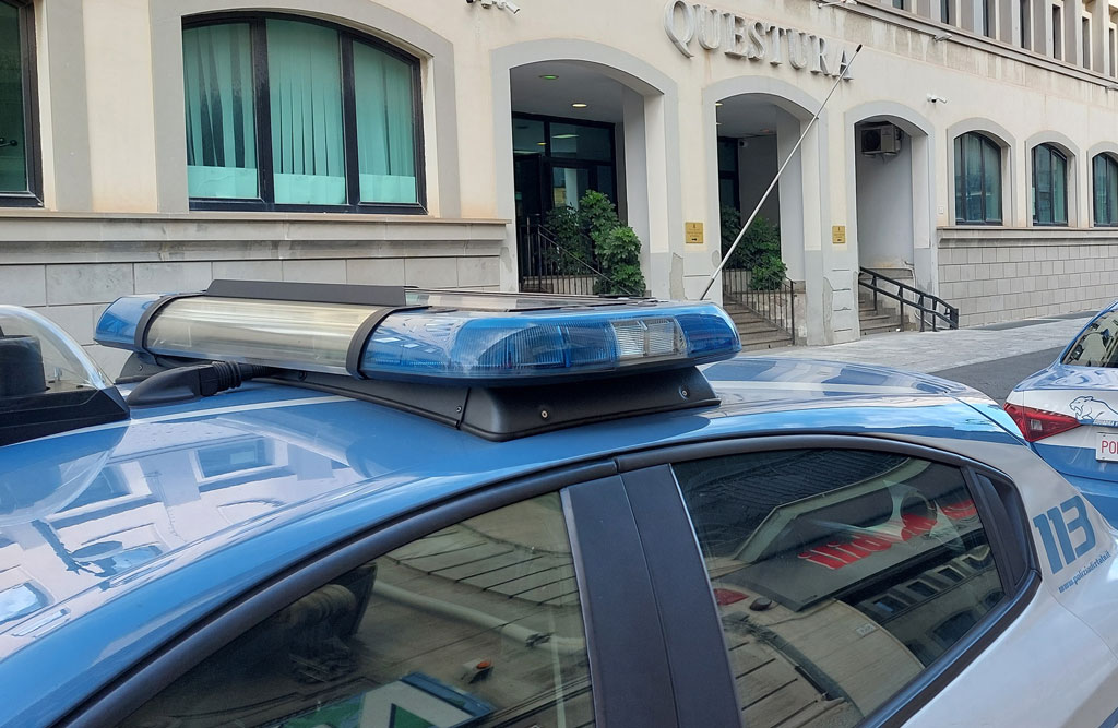 Ordigno trovato sulla mensola della camera da letto, un arresto a Reggio