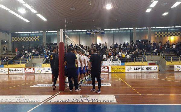 Esordio amaro per la Volley Insieme Lamezia che perde contro il Pozzallo