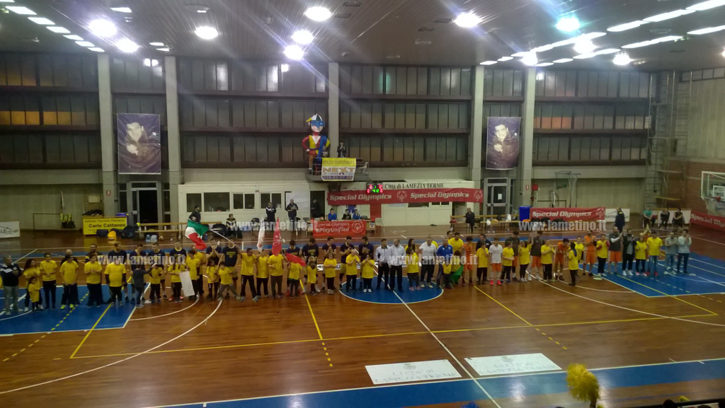 Lamezia, Lucky Friends e gli atleti del basket in campo per la Special Olympic 
