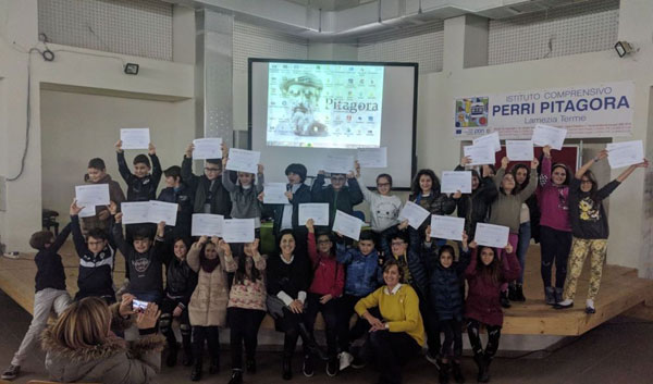 Lamezia, “Il tedesco a scuola’’: associazione Zig Zag consegna diplomi agli studenti del Perri-Pitagora