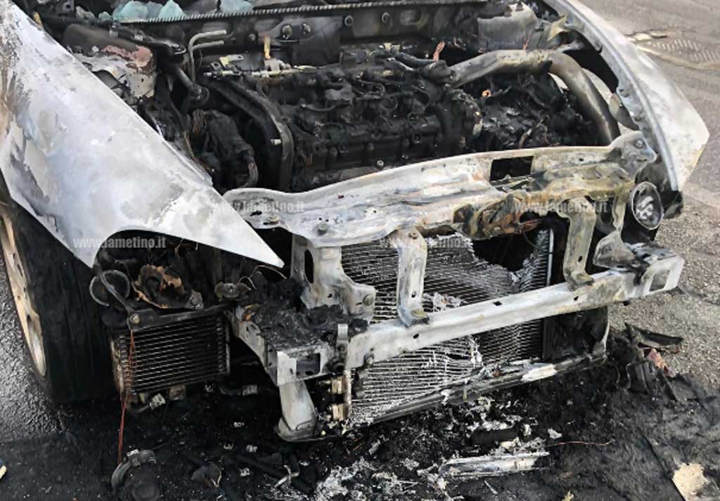 _Basilio-Sposato-auto-fiamme-2-ago.jpg