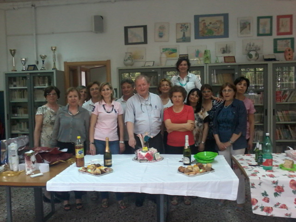 Lamezia: Festa per congedo dalla vita docente di don Pino Latelli
