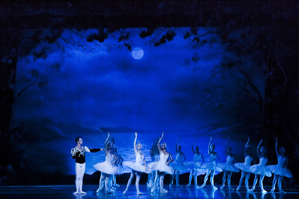 Lamezia, “Il Lago dei Cigni” conclude attività artistiche 2016 di Ama Calabria