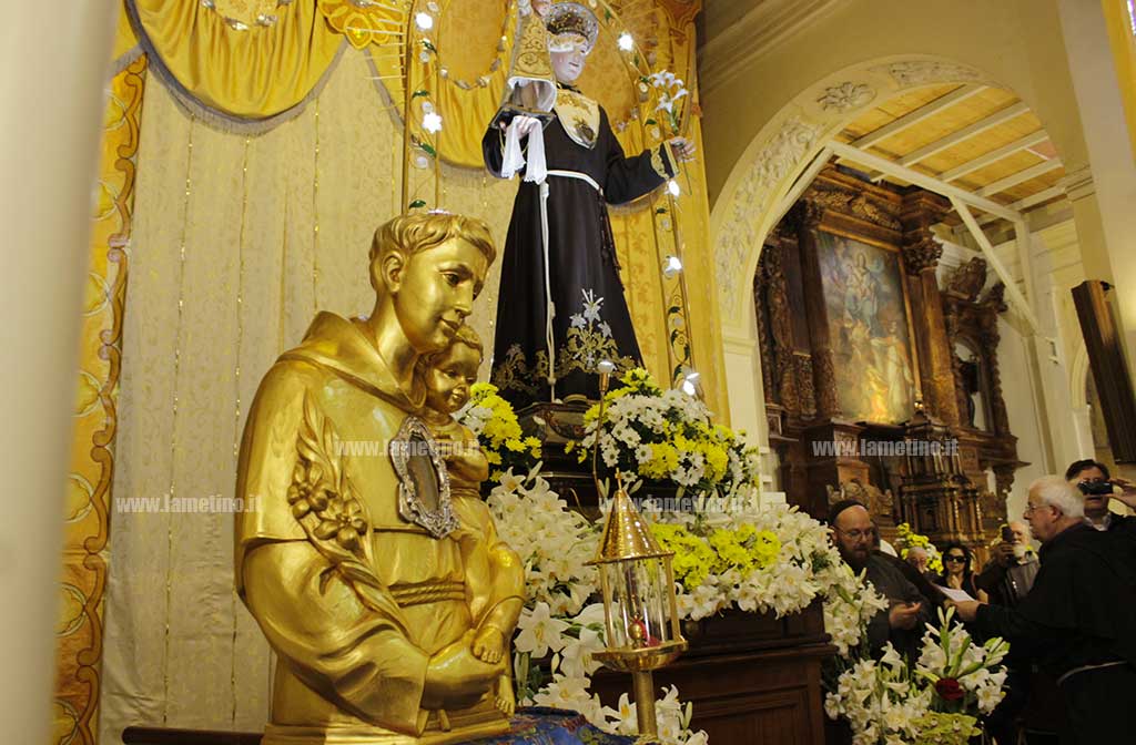 Lamezia, fanno tappa in città le reliquie dei Santi Antonio e Francesco d'Assisi