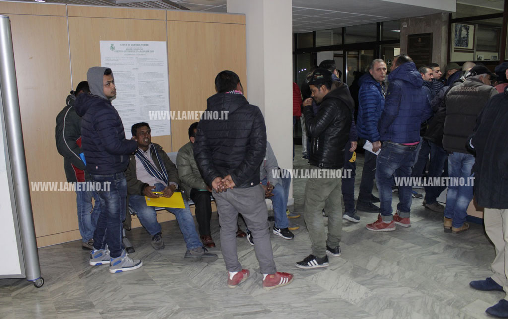 Lamezia, protesta dei commercianti al comune per assegnazione posteggi fiera San Biagio