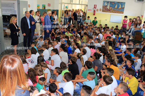 Lamezia, Sindaco scrive agli studenti per inizio nuovo anno scolastico: “Siate avidi di curiosità e bramosi di conoscenza”