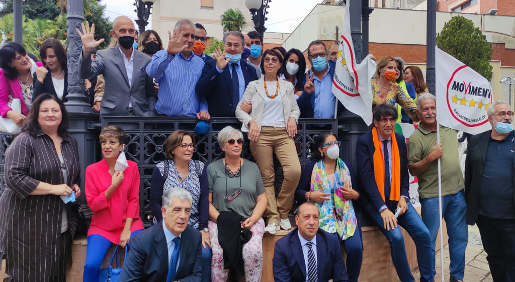 Regionali, Bruni presenta candidati: "Con esercito di 168 persone invaderemo Calabria per renderla migliore"