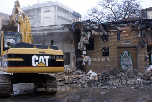 abbattimento_autostazione_piazza_mazzini_bis_copia