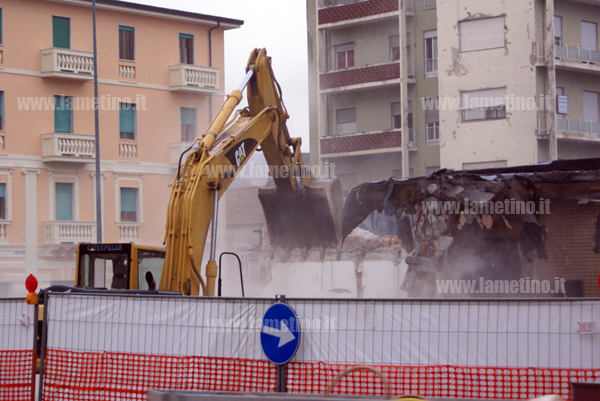 abbattimento_autostazione_piazza_mazzini_ter