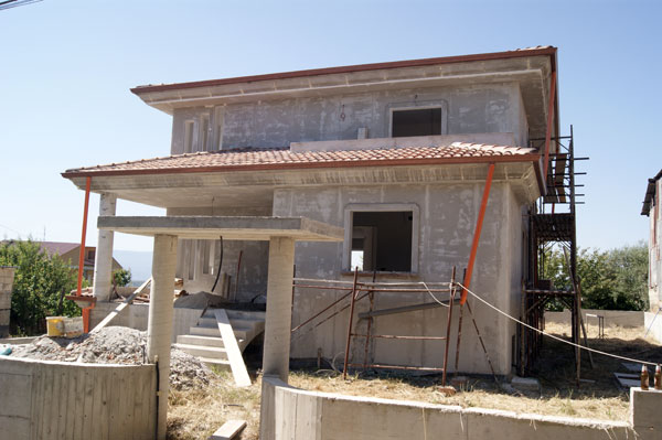Calabria: Carabinieri sequestrano due ville abusive