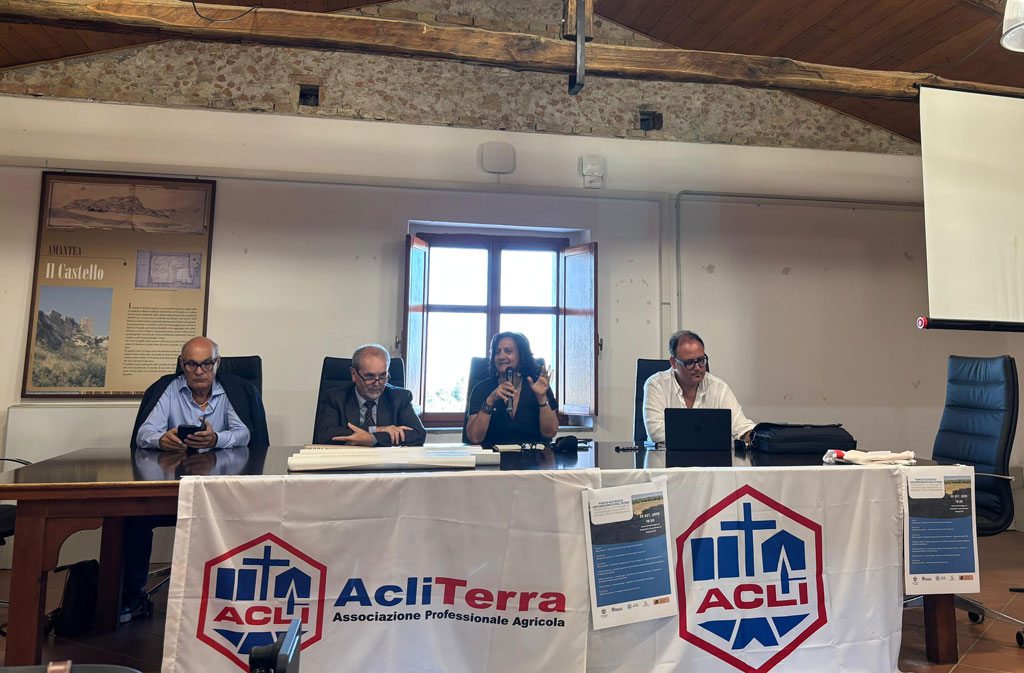 acli25-at-18.46.31_eef5e.jpg