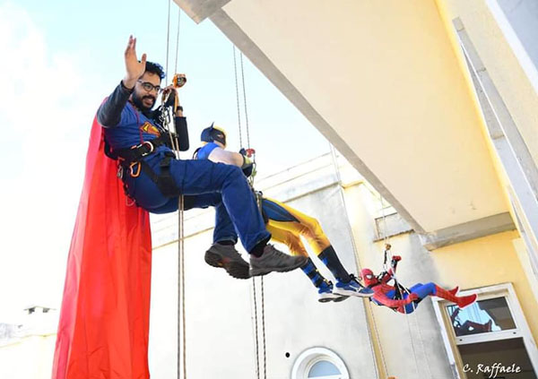Associazione Vola e Acrobati del Sorriso in visita ai bambini dell’ospedale Ciaccio