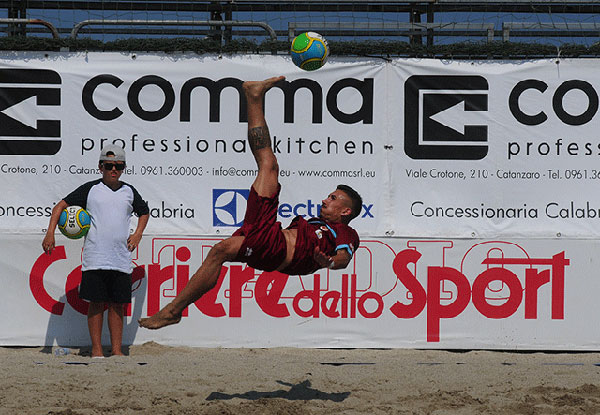 Beach Soccer: Lamezia batte Villafranca e va verso le finali scudetto