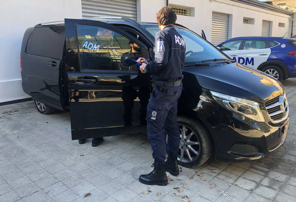 Auto acquistate in Germania e rivendute online in Italia senza pagare Iva, scoperta frode a Reggio
