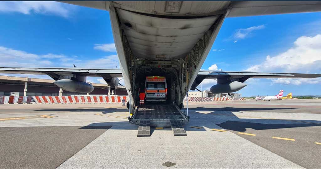 Lamezia, bimba di 5 anni positiva al Covid in pericolo di vita trasportata a Roma con volo sanitario d'urgenza