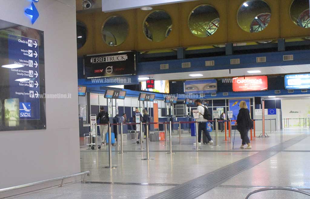 Lamezia, Bruni su affidamento spazi per attività commerciali duty free in aeroporto: "Vogliono sfrattare esercenti calabresi, vigileremo"