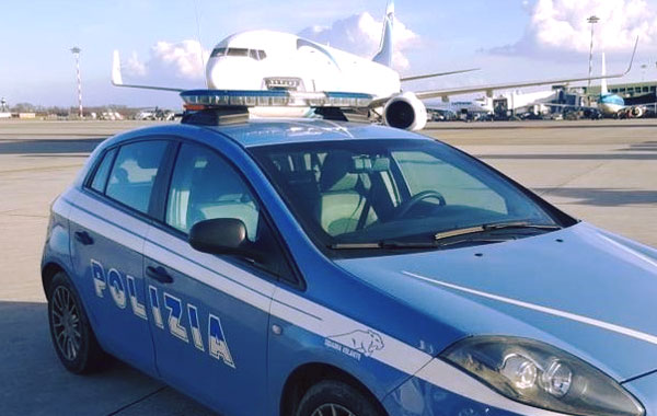 Lamezia, tentano di imbarcarsi per Londra con passaporti falsi: due arresti