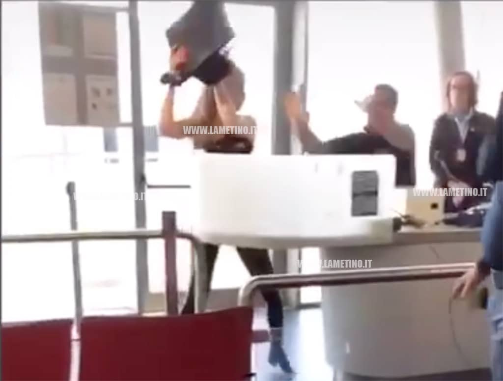 Lamezia, aggrediscono dipendenti e forze dell'ordine in aeroporto: 2 arresti - VIDEO